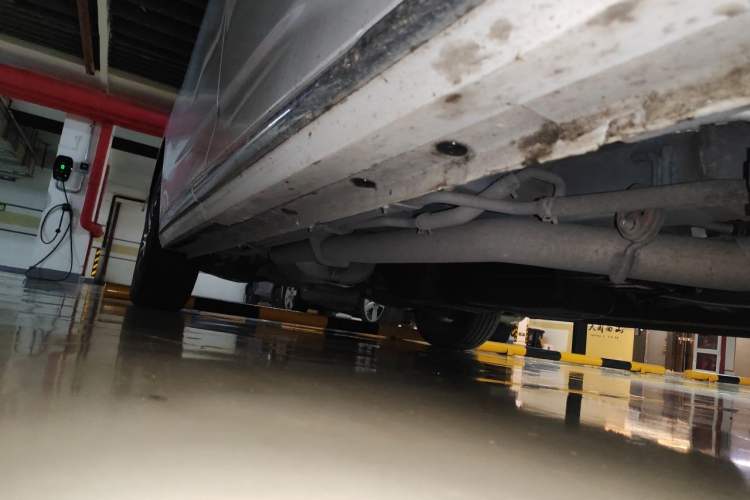 Used SAIC MAXUS G90 2023 2.0T Xingyun 7-Seater Version Chassis Front Right