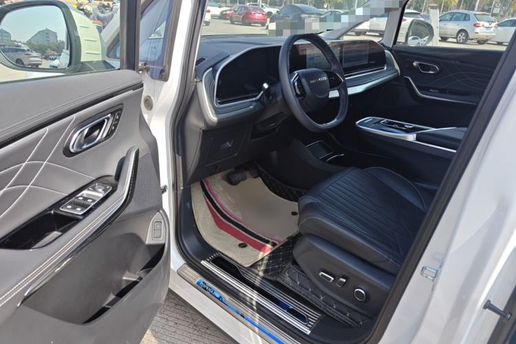 Used SAIC MAXUS G90 2023 2.0T Xingyun 7-Seater Version Driver Seat