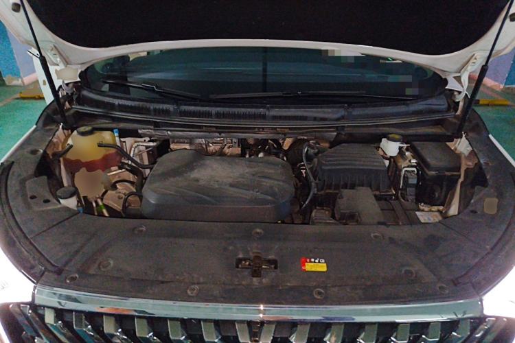 Used SAIC MAXUS G90 2023 2.0T Xingyun 7-Seater Version Engine Bay