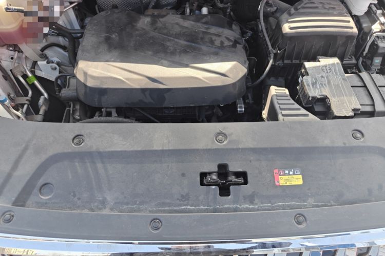 Used SAIC MAXUS G90 2023 2.0T Xingyun 7-Seater Version Engine Bay