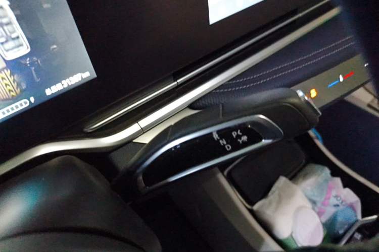 Used SAIC MAXUS G90 2023 2.0T Xingyun 7-Seater Version Gear Lever