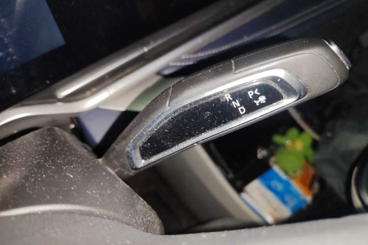 Used SAIC MAXUS G90 2023 2.0T Xingyun 7-Seater Version Gear Lever