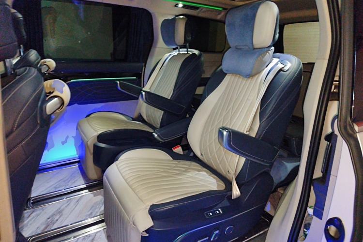 Used SAIC MAXUS G90 2023 2.0T Xingyun 7-Seater Version Left Rear Seat