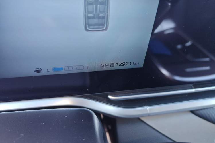 Used SAIC MAXUS G90 2023 2.0T Xingyun 7-Seater Version Odometer Close Up