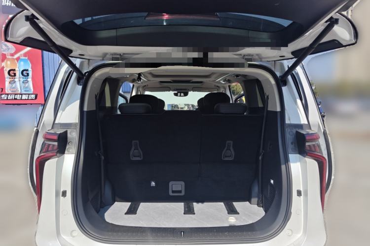 Used SAIC MAXUS G90 2023 2.0T Xingyun 7-Seater Version Trunk