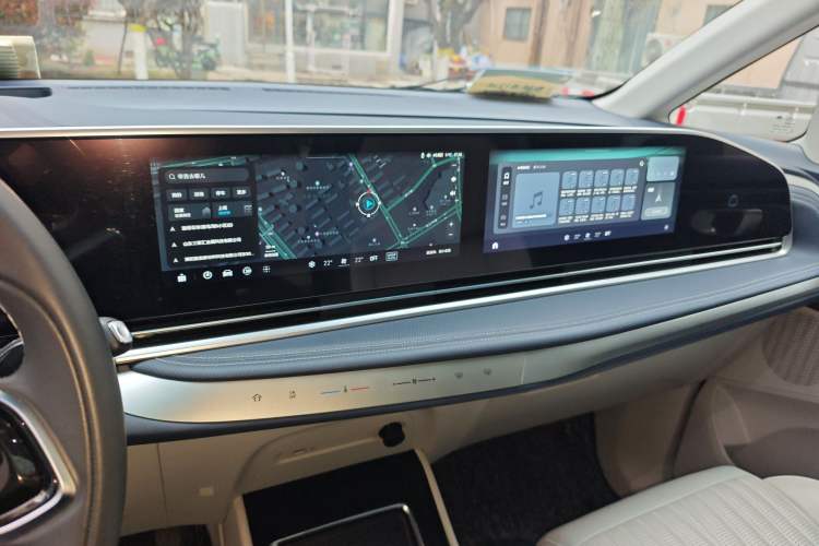Used SAIC MAXUS G90 2024 2.0T Xingyun Seven-Seater Version Audio And AC Panel