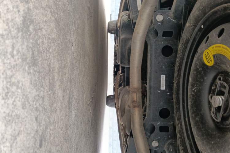 Used SAIC MAXUS G90 2024 2.0T Starlight Seven-Seater Chassis Rear