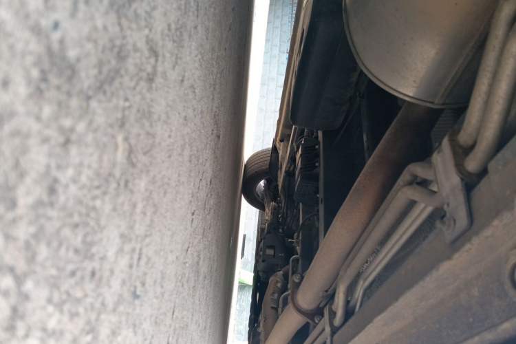Used SAIC MAXUS G90 2024 2.0T Starlight Seven-Seater Chassis Rear Right