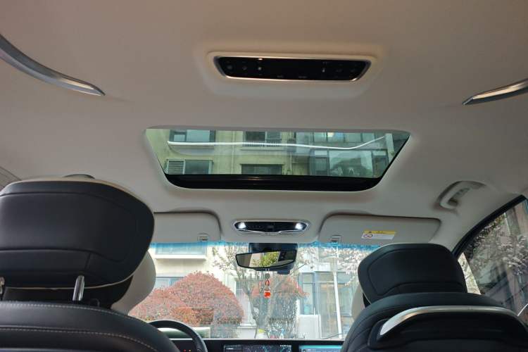 Used SAIC MAXUS G90 2024 2.0T Xingyun Seven-Seater Version Headliner