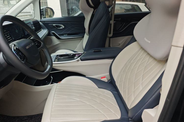 Used SAIC MAXUS G90 2024 2.0T Xingyun Seven-Seater Version Left Front Seat