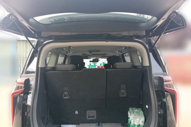 Used SAIC MAXUS G90 2024 2.0T Starlight Seven-Seater Trunk