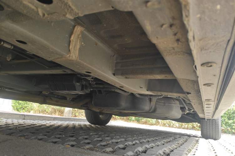 Used SAIC MAXUS G90 2024 2.0T Starlight Seven-Seater Chassis Front Left