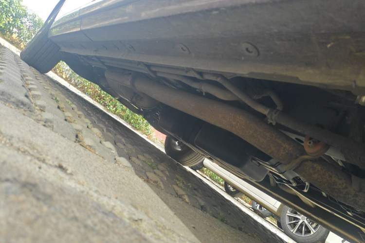Used SAIC MAXUS G90 2024 2.0T Starlight Seven-Seater Chassis Front Right