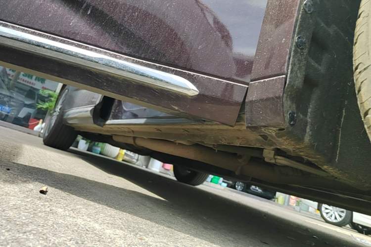 Used SAIC MAXUS G90 2024 2.0T Xinghan Seven-Seater Version Right Side Sill