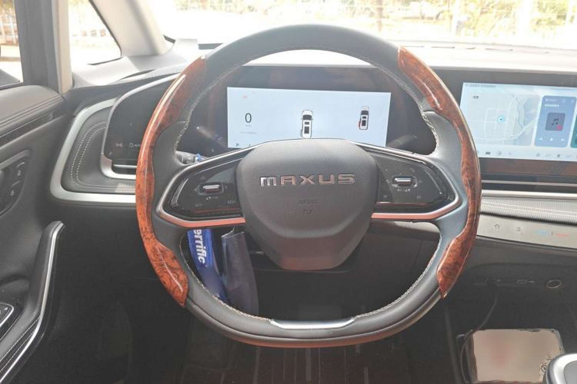 Used SAIC MAXUS G90 2024 2.0T Starlight Seven-Seater Steering Wheel