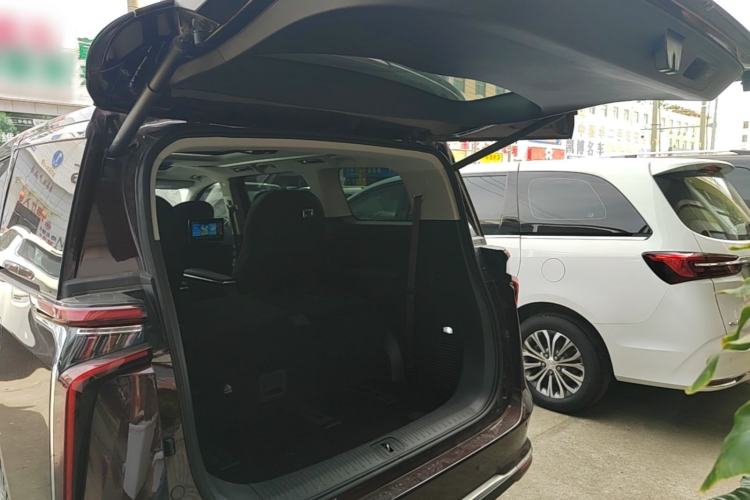 Used SAIC MAXUS G90 2024 2.0T Xinghan Seven-Seater Version Trunk