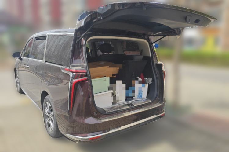 Used SAIC MAXUS G90 2024 2.0T Starlight Seven-Seater Trunk