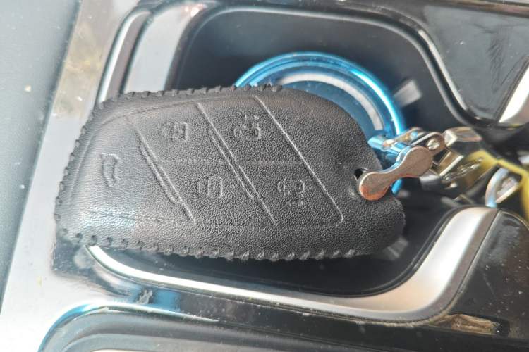 Used SAIC MAXUS G90 2024 2.0T Starlight Seven-Seater Vehicle Key