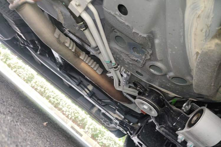 Used SAIC MAXUS G90 2024 2.0T Starlight Seven-Seater Chassis Front Right
