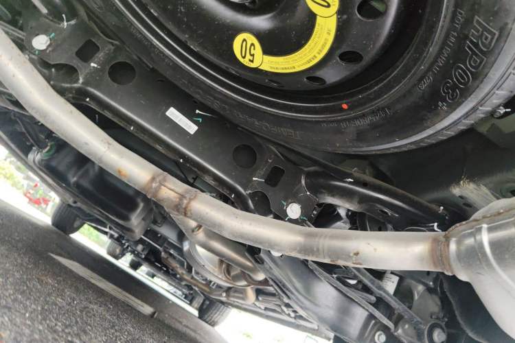 Used SAIC MAXUS G90 2024 2.0T Starlight Seven-Seater Chassis Rear