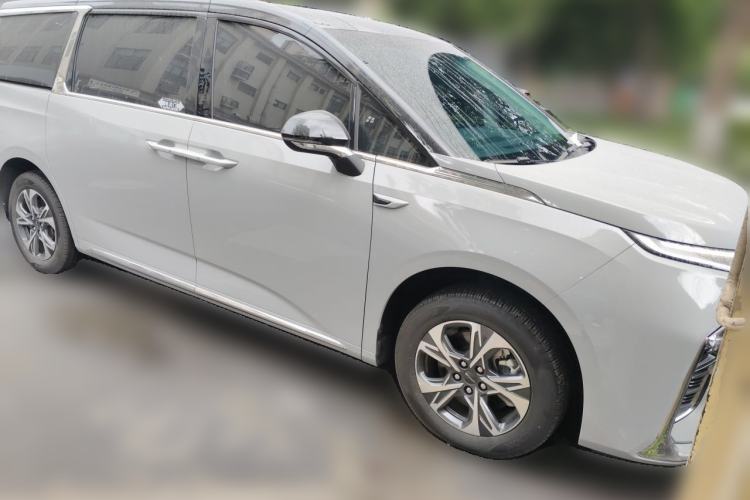 Used SAIC MAXUS G90 2024 2.0T Starlight Seven-Seater Front Right 45 Deg