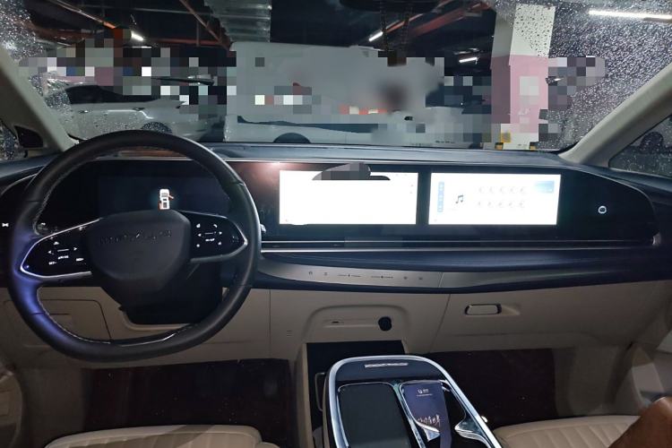 Used SAIC MAXUS G90 2024 2.0T Xinghan Seven-Seater Version Interior 2