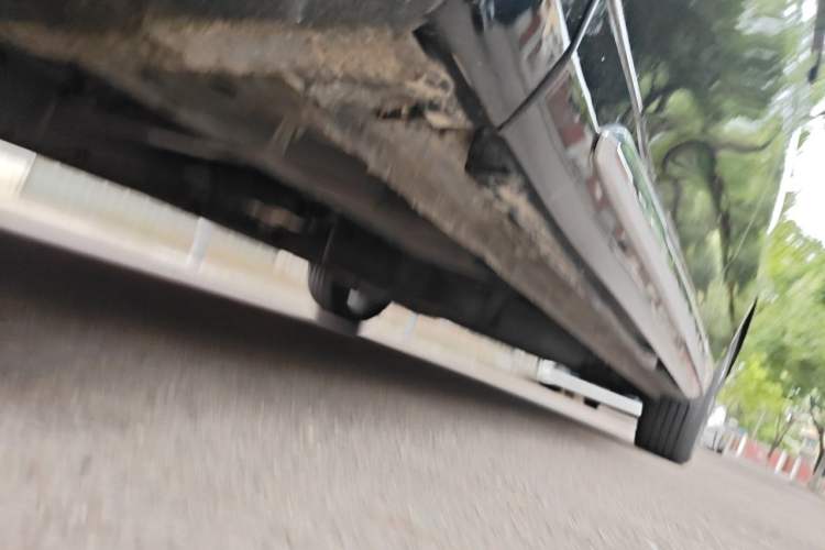 Used SAIC MAXUS G90 2025 2.0T Starlight Seven-Seater Chassis Front Left