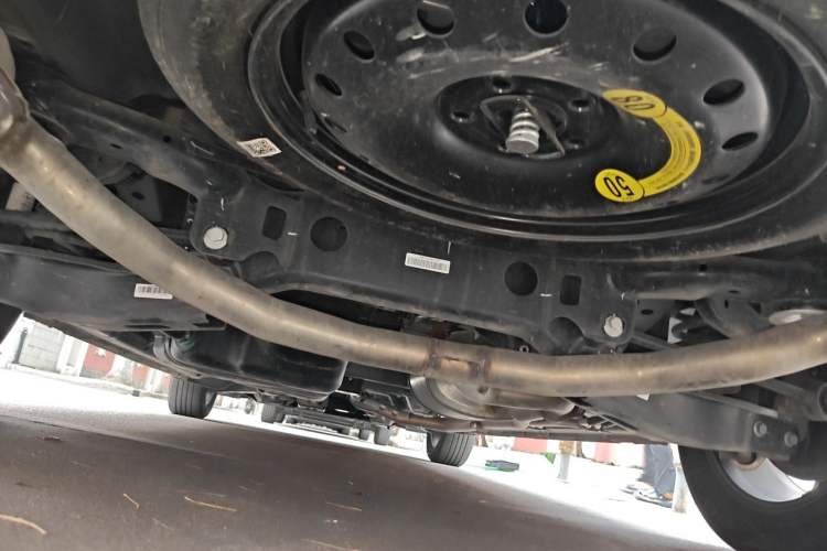 Used SAIC MAXUS G90 2025 2.0T Starlight Seven-Seater Chassis Rear