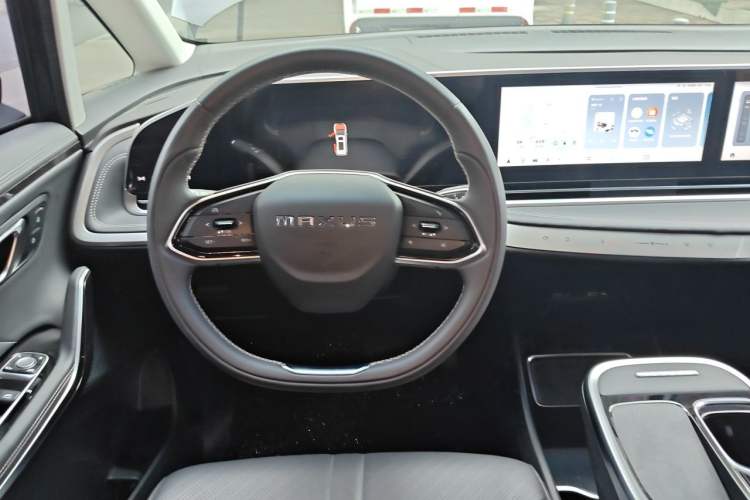 Used SAIC MAXUS G90 2025 2.0T Starlight Seven-Seater Steering Wheel