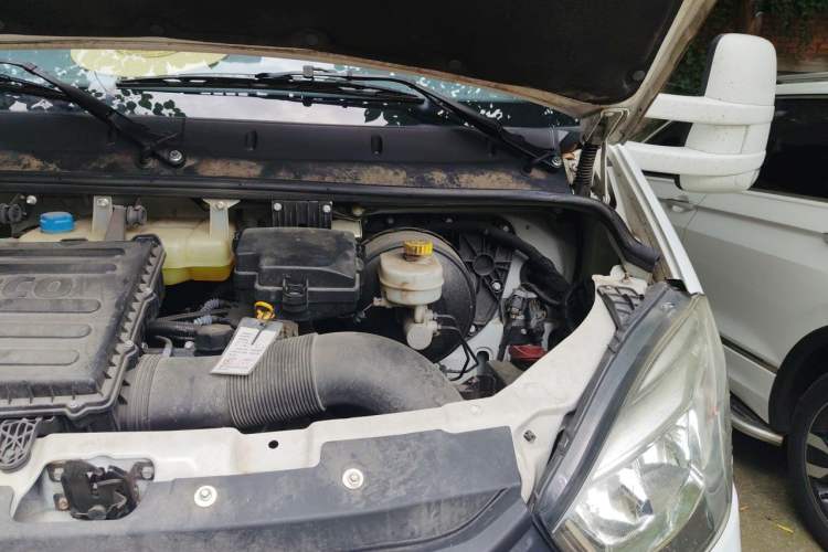 Used SAIC MAXUS H90 RV  Engine Bay Left