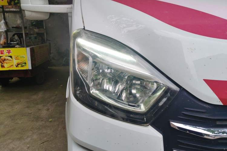 Used SAIC MAXUS H90 RV  Right Front Headlight