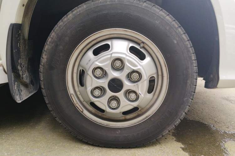 Used SAIC MAXUS H90 RV  Right Front Wheel Hub