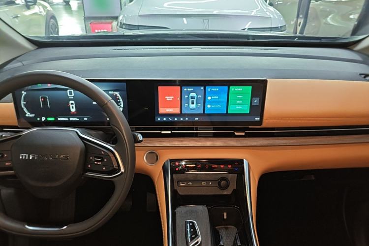 Used SAIC MAXUS G50 PHEV 2025 Leading Edition Center Console