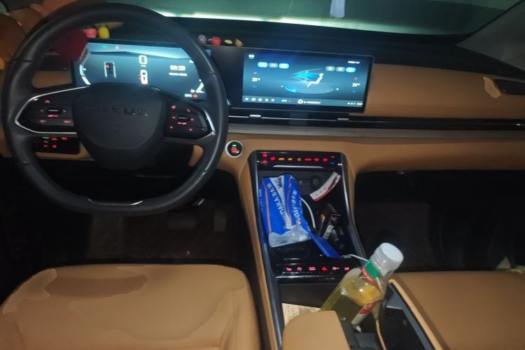 Used SAIC MAXUS G50 PHEV 2025 Flagship Edition Center Console