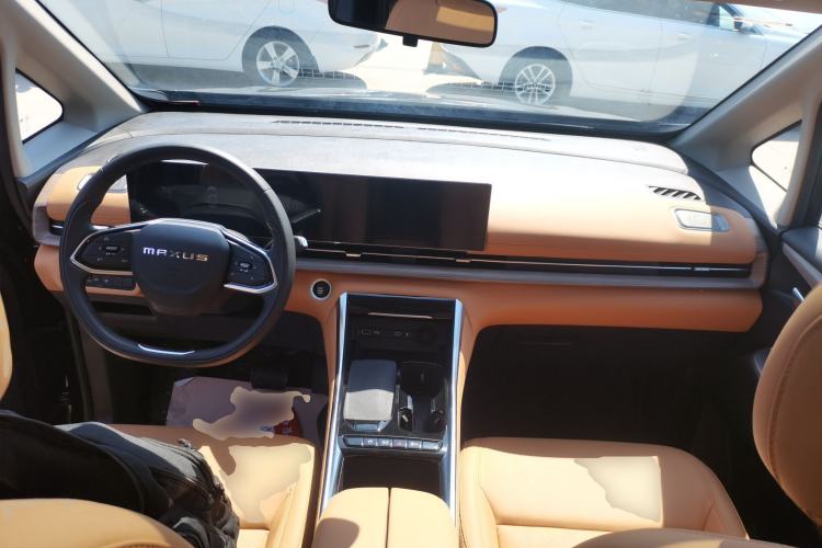 Used SAIC MAXUS G50 PHEV 2025 Leading Edition Center Console