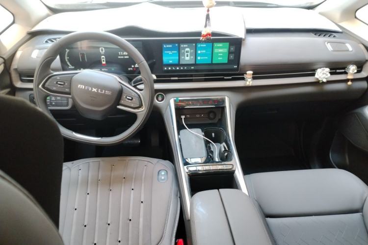 Used SAIC MAXUS G50 PHEV 2025 Leading Edition Center Console