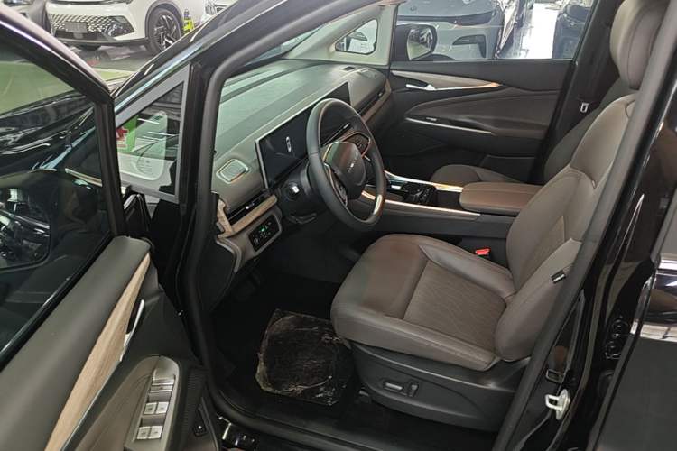 Used SAIC MAXUS G50 PHEV 2025 Leading Edition Driver Seat