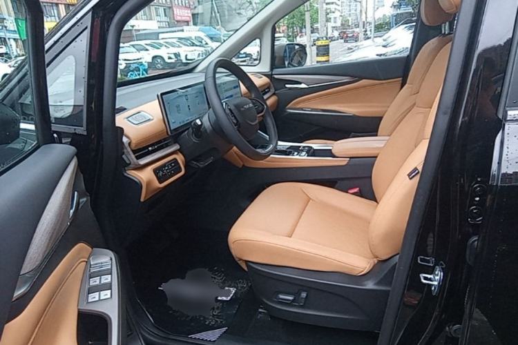 Used SAIC MAXUS G50 PHEV 2025 Leading Edition Driver Seat