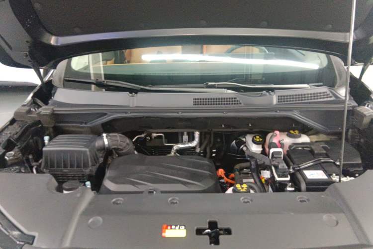 Used SAIC MAXUS G50 PHEV 2025 Leading Edition Engine Bay