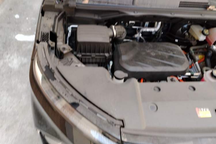 Used SAIC MAXUS G50 PHEV 2025 Leading Edition Engine Bay Right