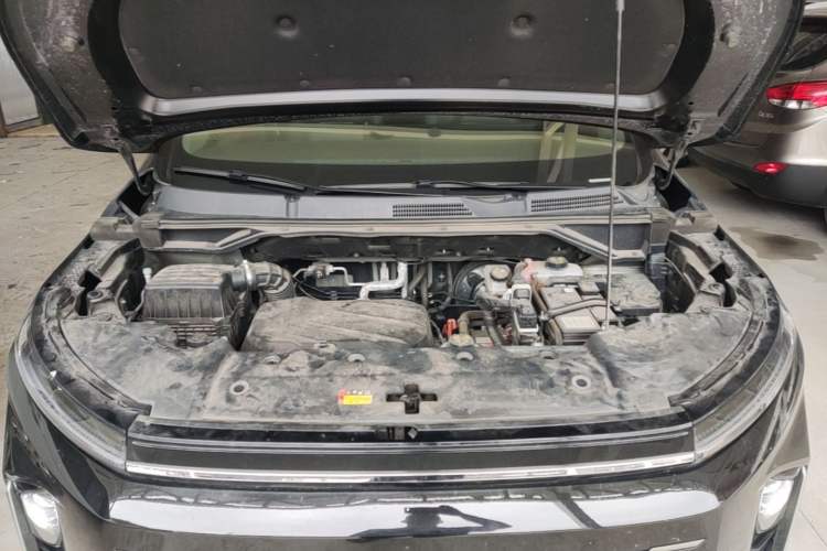 Used SAIC MAXUS G50 PHEV 2025 Flagship Edition Engine Bay
