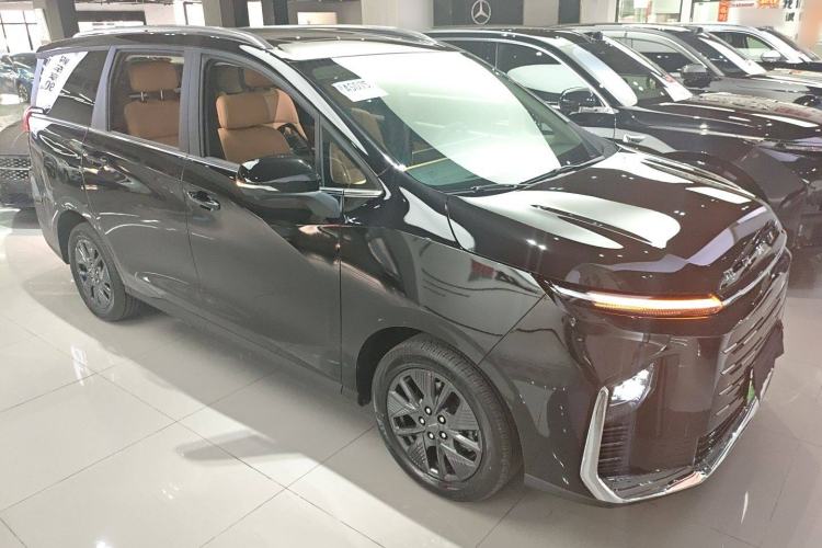 Used SAIC MAXUS G50 PHEV 2025 Flagship Edition Exterior 2