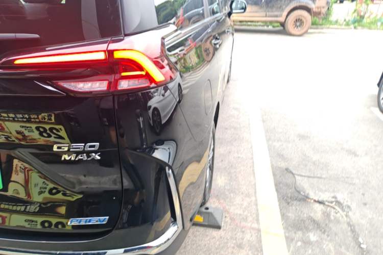 Used SAIC MAXUS G50 PHEV 2025 Leading Edition Exterior 3