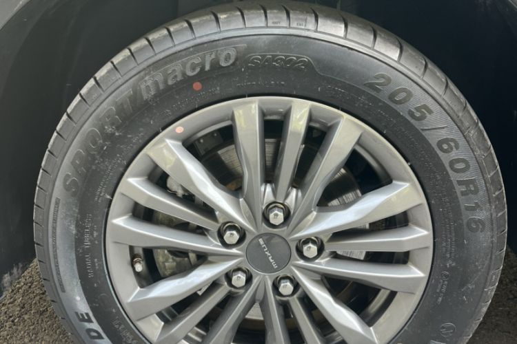 Used SAIC MAXUS G50 PHEV 2025 Leading Edition Exterior 4