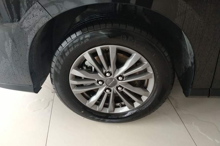 Used SAIC MAXUS G50 PHEV 2025 Leading Edition Exterior 7