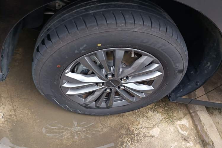 Used SAIC MAXUS G50 PHEV 2025 Leading Edition Exterior 7