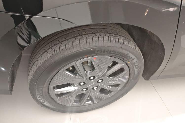 Used SAIC MAXUS G50 PHEV 2025 Flagship Edition Exterior 8