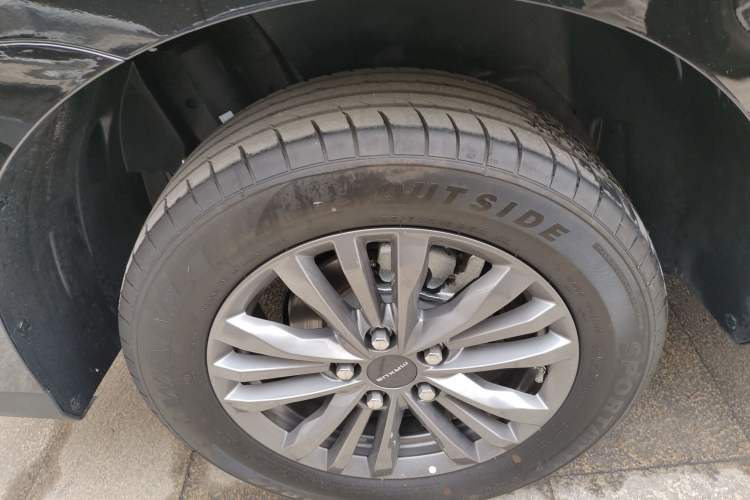 Used SAIC MAXUS G50 PHEV 2025 Leading Edition Exterior 8