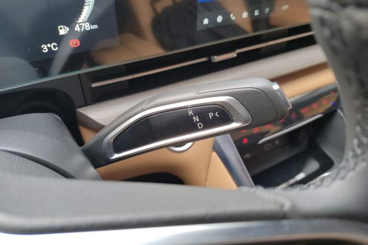 Used SAIC MAXUS G50 PHEV 2025 Leading Edition Gear Lever