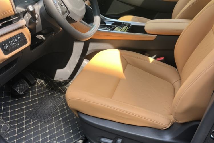Used SAIC MAXUS G50 PHEV 2025 Leading Edition Interior 2